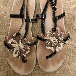Size 8 - Clarks Black Leather Sandals Flower